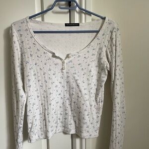 Brandy Melville long sleeve shirt